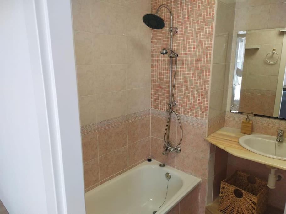 Piso Recien Reformado Con Gran Terraza Apartamento